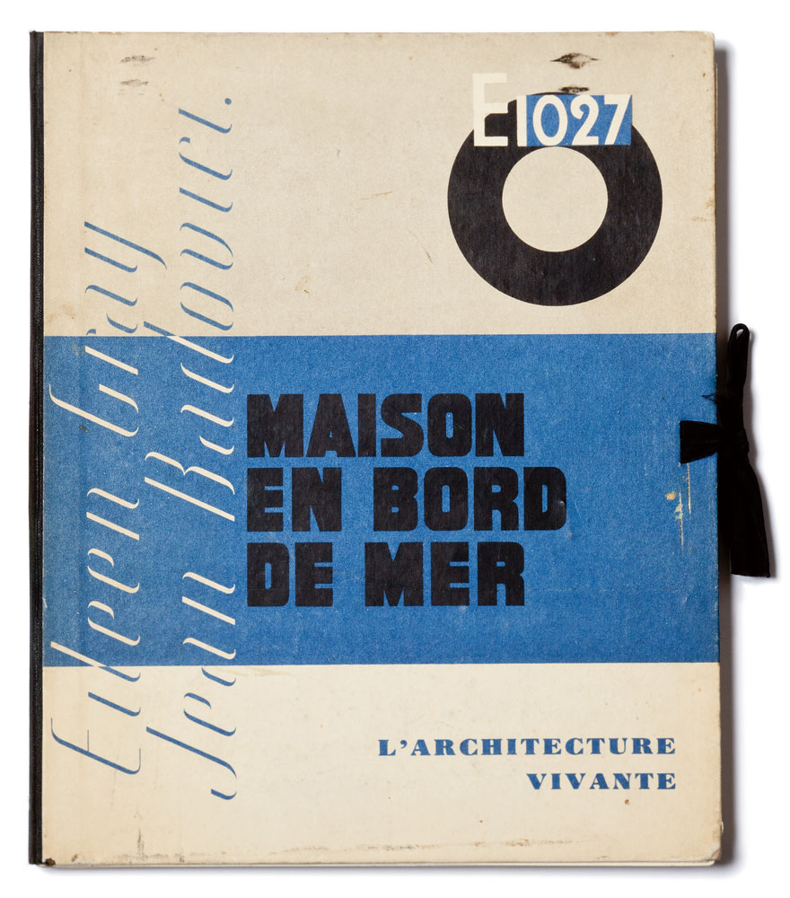Image of the cover of L'Architecture Vivante that reads "Maison en bord de mer."