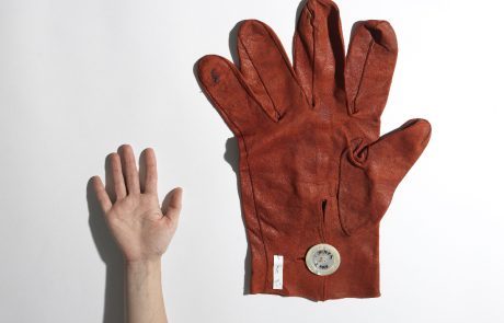 Glove Trade Sign