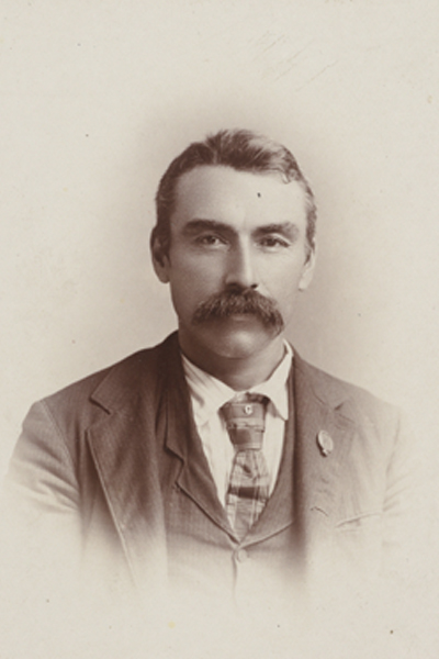George Hunt, 1893. Photographed by Gibson, Jackson Park, Chicago. Courtesy of Harvard University Archives, Frederic Ward Putnam Papers. HUG 1717.2.14, World’s Columbian Exposition, Records and Ephemera, Box 37.